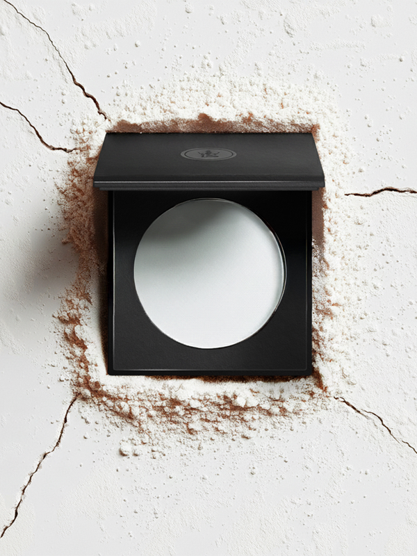 Transparent Fixating Compact Powder